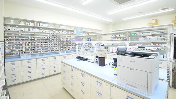 ウェルネス薬局浜田医療センター前店の調剤室