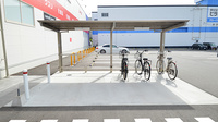 ウェルネス薬局浜田医療センター前店の駐輪場