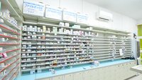 調剤薬局ツルハドラッグ郡山富田店の薬棚