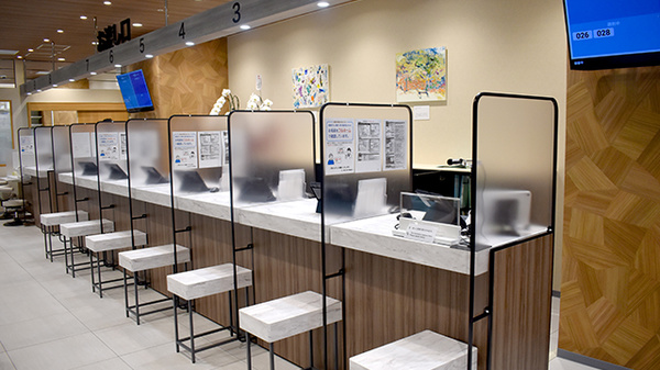 ツルハ薬局　虎の門病院前店の受付/カウンター
