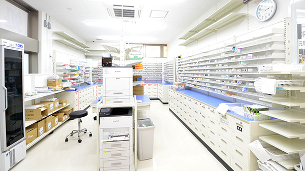 調剤薬局ツルハドラッグ神戸青木駅店の調剤室