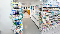 薬局トモズ 幡ヶ谷店の入口