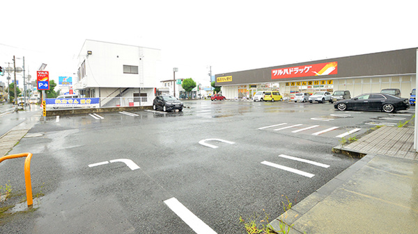 調剤薬局ツルハドラッグ天童糠塚店の駐車場