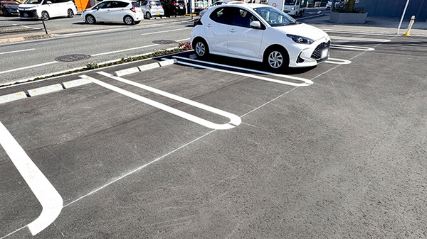 大信薬局七隈店の駐車場