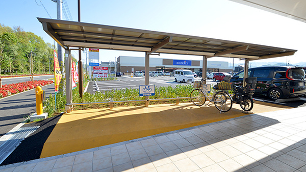 スギ薬局 あきる野引田店の駐輪場