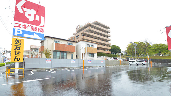 スギ薬局 美里西店の駐車場