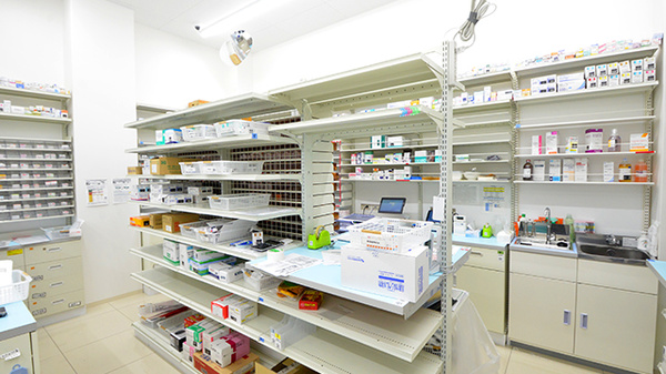 スギ薬局 大正泉尾店の調剤室
