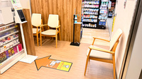 コクミン薬局　赤坂ATT　EAST店の待合スペース