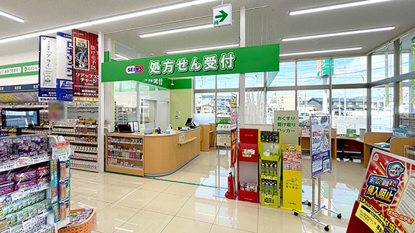 ドラッグセイムス　石巻東中里薬局の入口