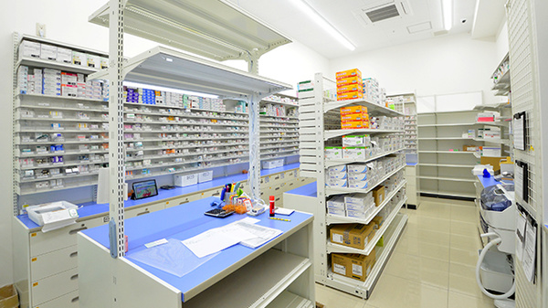 スギ薬局 新狭山店の調剤室