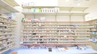 スギ薬局 ブルーフロント芝浦店の薬棚