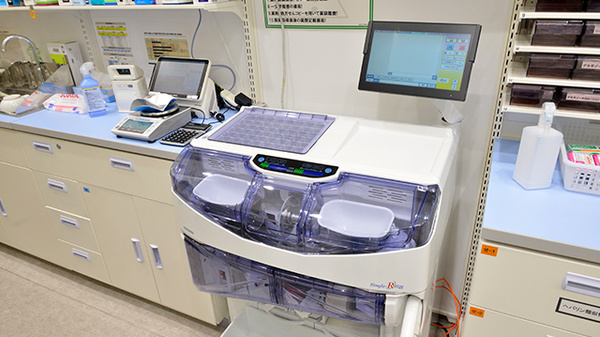 スギ薬局 ブルーフロント芝浦店の調剤器具