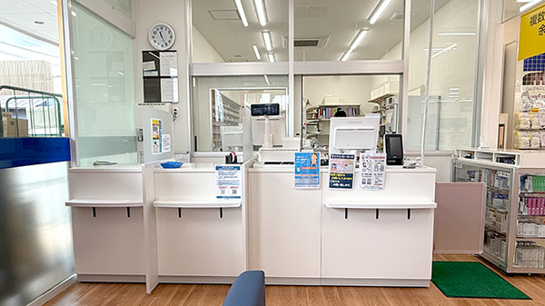ププレひまわり薬局　府中高木店の受付/カウンター
