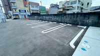 大賀薬局　新飯塚駅前店の駐車場