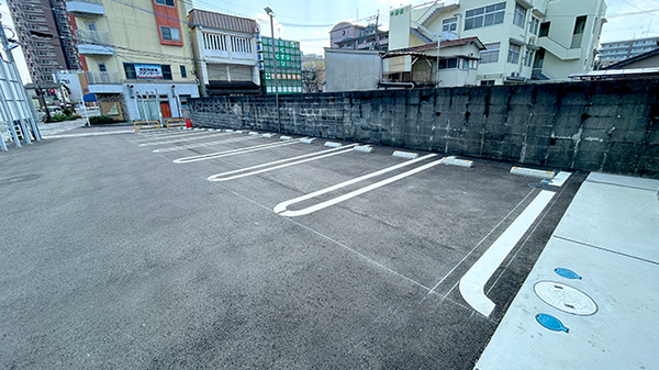 大賀薬局　新飯塚駅前店の駐車場
