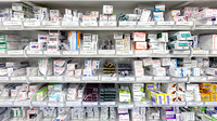 大賀薬局　萩原2号店の薬棚