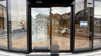 サン薬局高清会病院店の入口