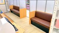 セキ薬局　関山店の待合スペース