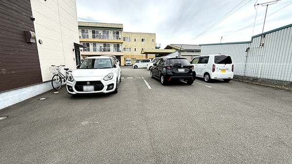 保険調剤薬局トーワ　和田店の駐車場