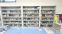 とちぎ薬局岩曽東店の薬棚