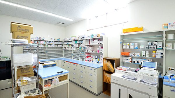 V・drug　東近江東今崎薬局の調剤室