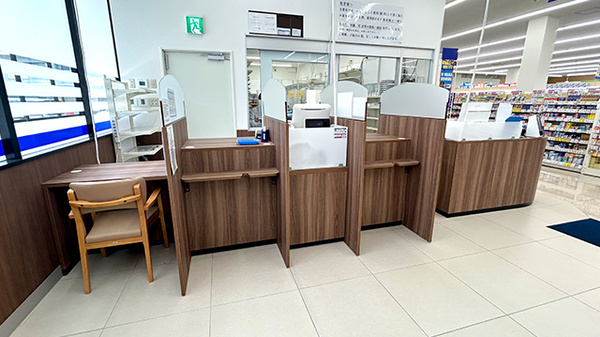 ウエルシアプラス薬局久留米中央店の受付/カウンター