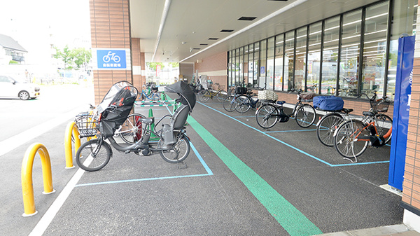 スギ薬局 マルアイ長田店の駐輪場