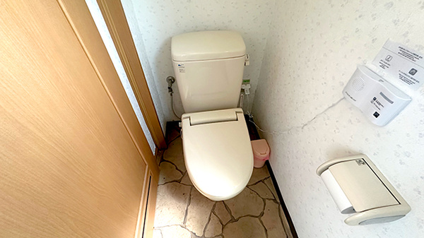 あお花薬局のお手洗い