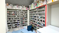 みけねこ薬局　枚方店の薬棚