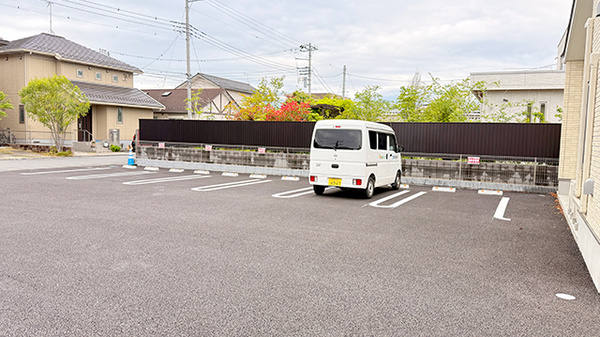 中央薬局　早稲田の杜店の駐車場