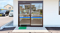 ウイン薬局みどり大間々店の入口