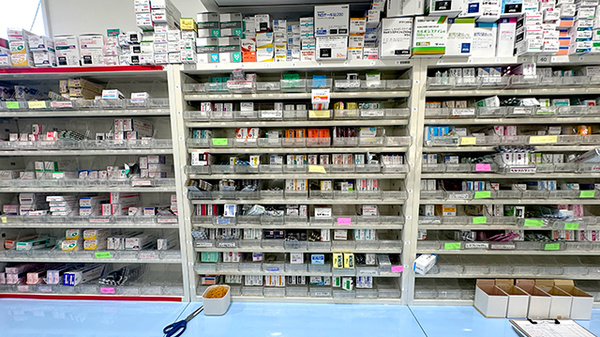 ほばら薬局桑折本町店の薬棚