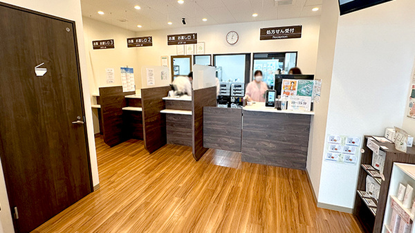 サエラ薬局　下総中山店の受付/カウンター