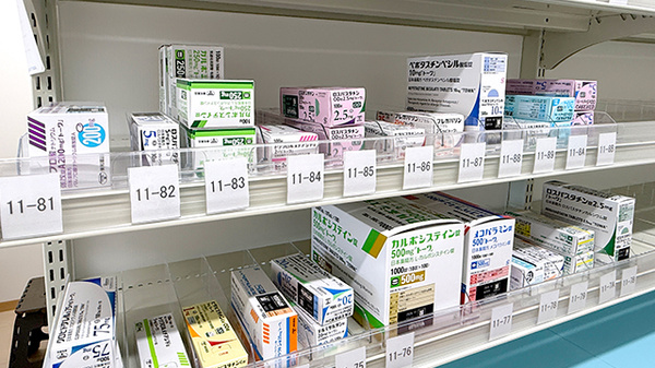 薬棚