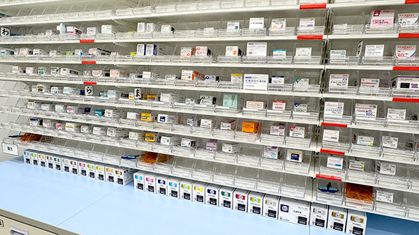 ウェルパーク薬局　東日暮里一丁目店の薬棚