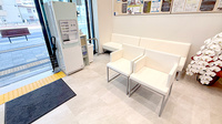 薬局マツモトキヨシ西明石駅南口店の待合スペース