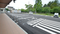 V・drug　各務原市民公園前薬局の駐車場