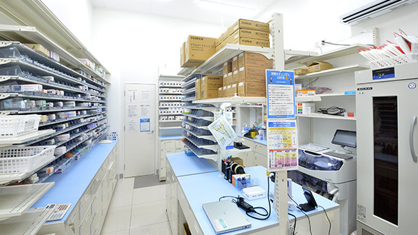 調剤薬局ツルハドラッグ藤白店の調剤室