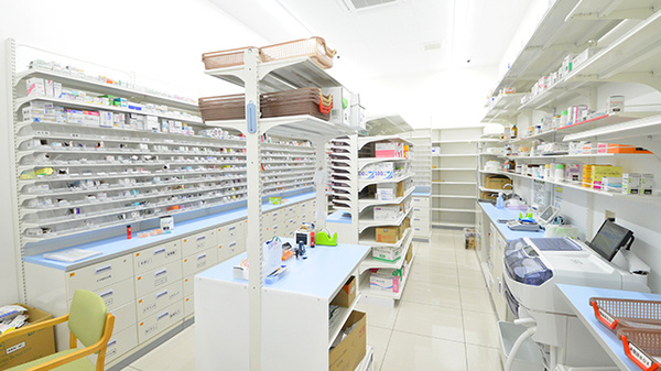 スギ薬局 府中小柳町店の調剤室