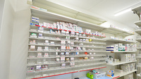 スギ薬局 寝屋川市駅南調剤店の薬棚