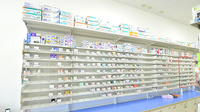 スギ薬局 磐田白羽店の薬棚