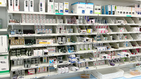 友愛薬局　蒲田店の薬棚
