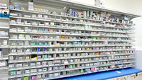 メイプル薬局　入山瀬店の薬棚