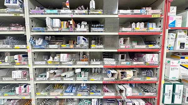 りんご薬局下南部店の薬棚