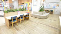 薬局くすりの福太郎　アポロプラントモール店の待合スペース