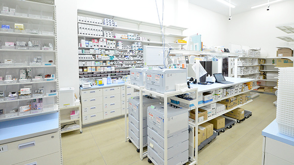 薬局くすりの福太郎　アポロプラントモール店の調剤室