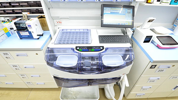 薬局くすりの福太郎　アポロプラントモール店の調剤器具