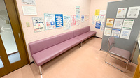 かえで薬局下吉田店の待合スペース