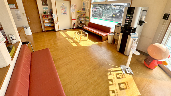 日生薬局　町田店の待合スペース
