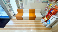 ひろき薬局片野店の待合スペース